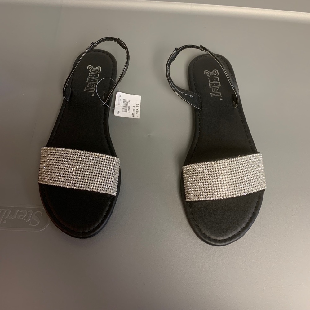 NWT Size 6 BRASH black sandals with rhinestones